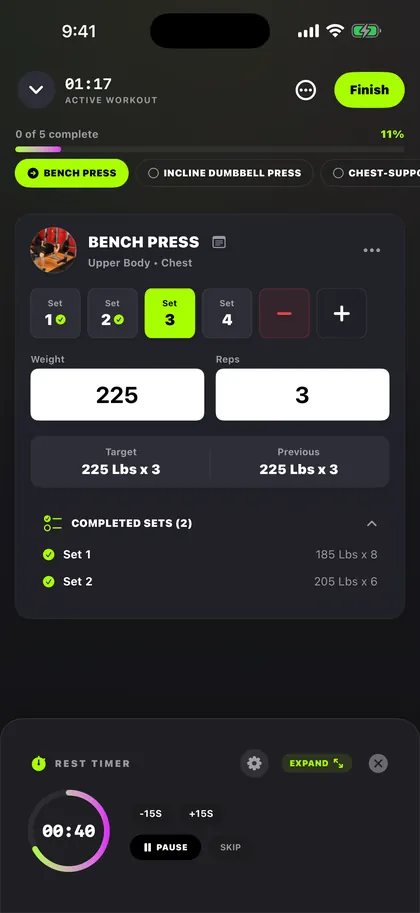 MaxRep workout logger showing bench press sets with weight, reps and previous numbers